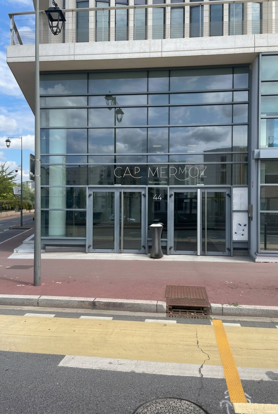 Accès au bâtiment — Hall B